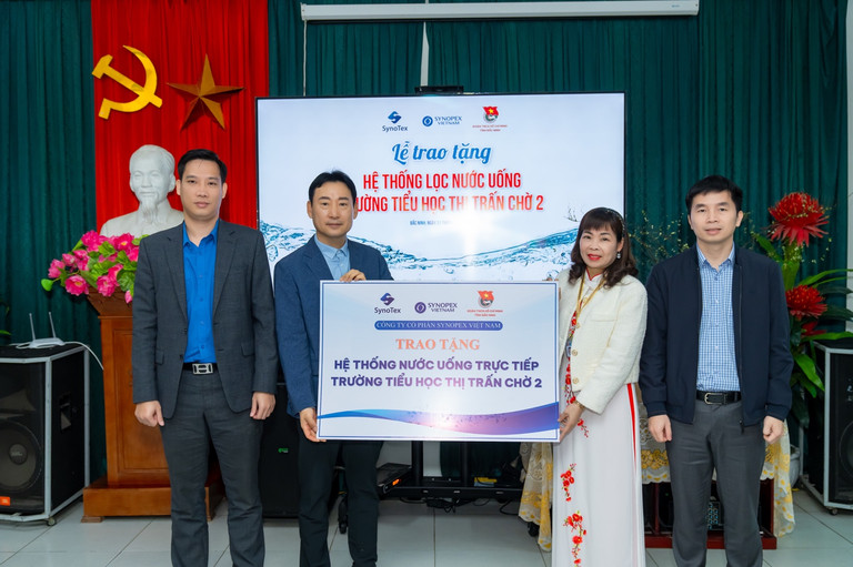 Synopex tặng hệ thống lọc nước uống cho trường tiểu học thị trấn Chờ