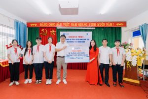 trao tặng hệ thống lọc nước uống trực tiếp cho Trường THCS Đông Ngàn